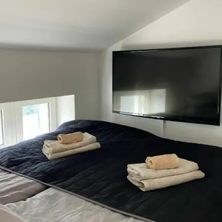 Elegant Penthouse Loft - Center Apartamento